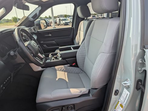 Used 2025 Toyota Tundra SR5 AWD/4WD image 18