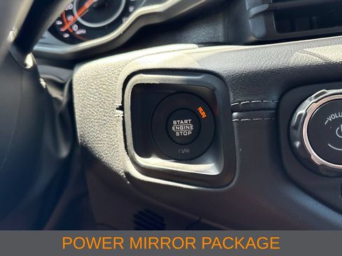 Used 2025 Jeep Wrangler Unlimited Rubicon w/ Convenience Group AWD/4WD image 11