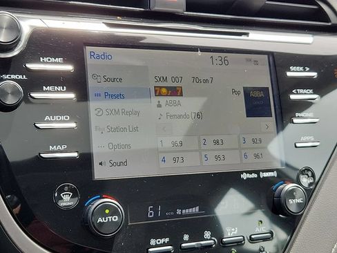 Used 2020 Toyota Camry SE w/ Sunroof Package FWD image 18