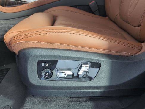 New 2026 BMW X7 M60i image 11