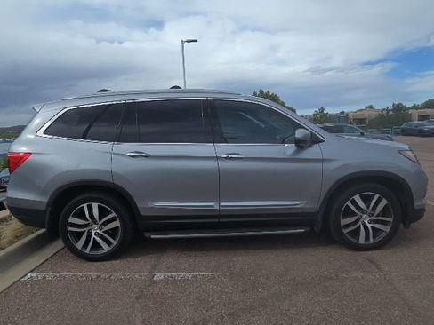 Used 2018 Honda Pilot Touring image 14