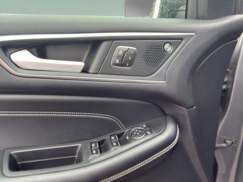 Used 2021 Ford Edge Titanium image 15