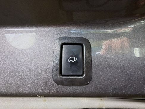 Used 2018 Toyota Highlander XLE image 42