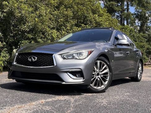 Used 2019 INFINITI Q50 Luxe w/ Essential Package (3.0T Luxe) RWD image 2