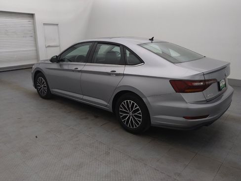 Used 2019 Volkswagen Jetta SE w/ Cold Weather Package FWD image 3