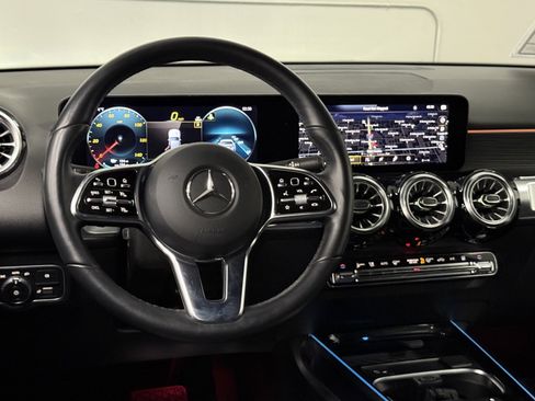 Used 2023 Mercedes-Benz EQB 250+ image 38