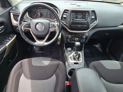 Used 2018 Jeep Cherokee Latitude w/ Cold Weather Group