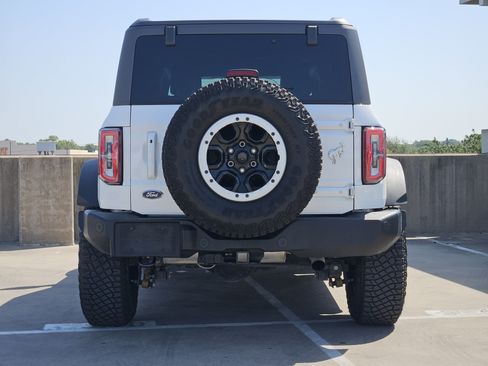 Used 2023 Ford Bronco Outer Banks w/ Sasquatch Package AWD/4WD image 7