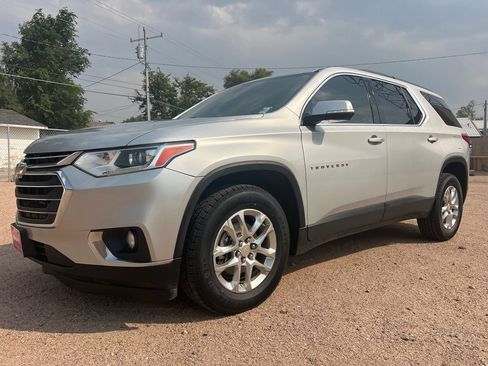 Used 2020 Chevrolet Traverse LT AWD/4WD image 3