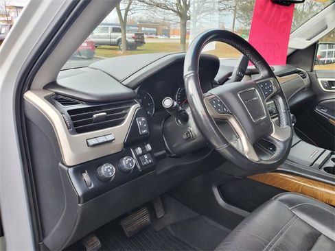 Used 2020 GMC Yukon XL Denali image 21