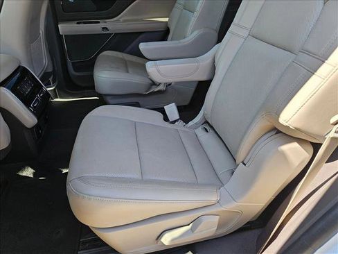 Used 2022 Lincoln Aviator Reserve w/ Elements Package Plus image 19