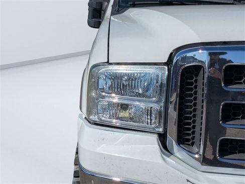 Used 2005 Ford F250 Lariat image 9
