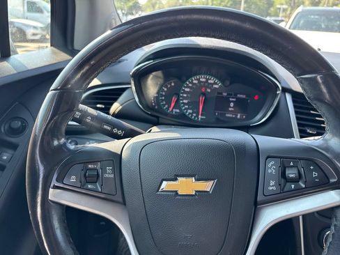 Used 2019 Chevrolet Trax LT w/ LT Convenience Package FWD image 31