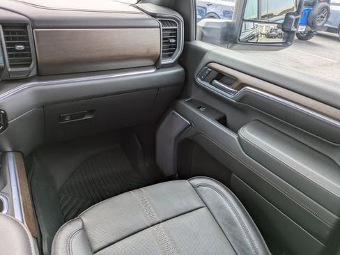 Used 2024 Chevrolet Silverado 2500 High Country w/ Midnight Edition AWD/4WD image 17