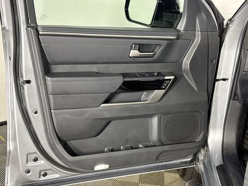 Used 2025 Toyota Tundra Limited AWD/4WD image 10