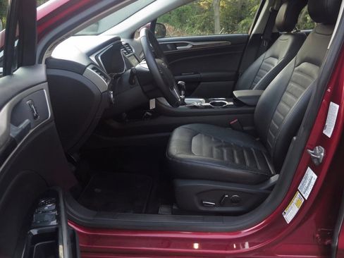 Used 2013 Ford Fusion SE FWD image 12