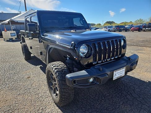 Used 2023 Jeep Gladiator Willys image 11