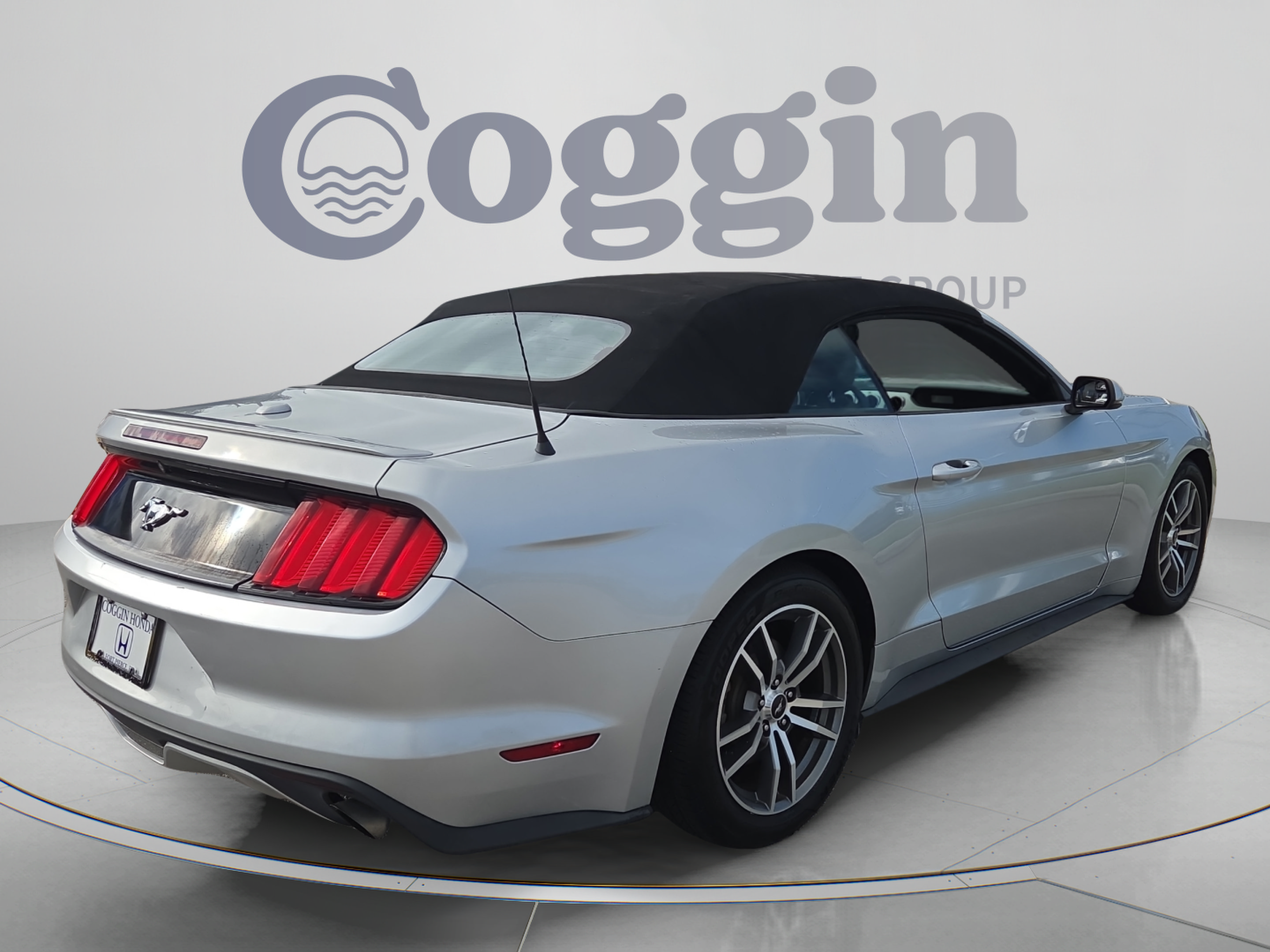 Used 2016 Ford Mustang Premium RWD image 5