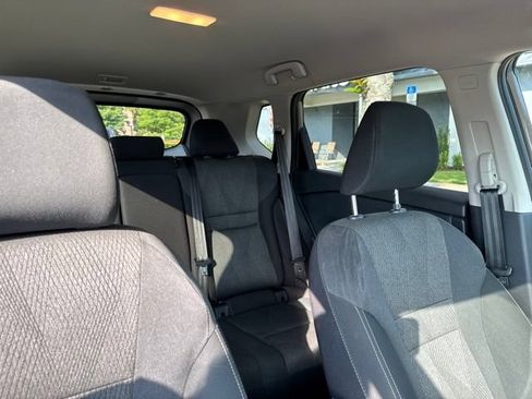 Used 2025 Nissan Rogue SV AWD/4WD image 12
