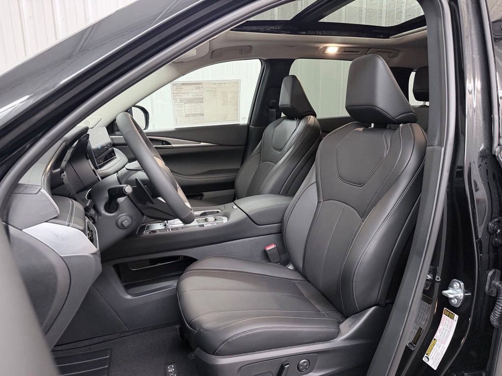 Certified 2027 INFINITI QX60 Luxe w/ Cargo Package FWD image 12