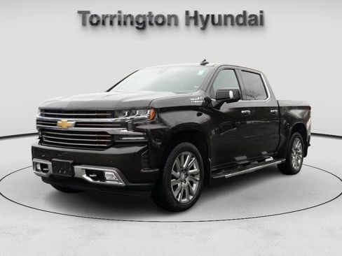Used 2019 Chevrolet Silverado 1500 High Country w/ High Country Premium Package image 3