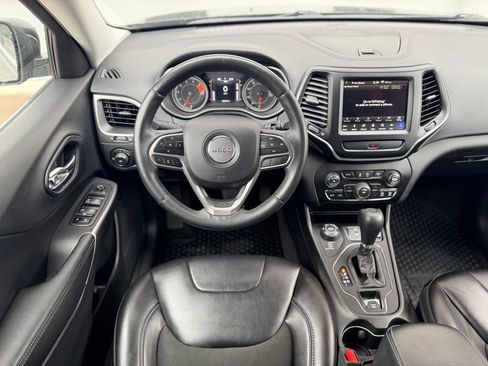 Used 2019 Jeep Cherokee Latitude Plus w/ Cold Weather Group image 19