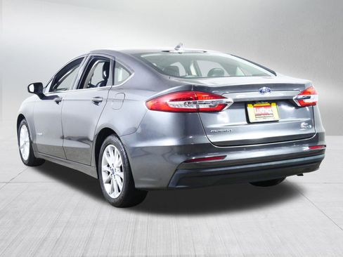 Used 2019 Ford Fusion SE image 5