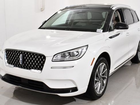 Used 2022 Lincoln Corsair Grand Touring w/ Elements Technology Bundle image 2