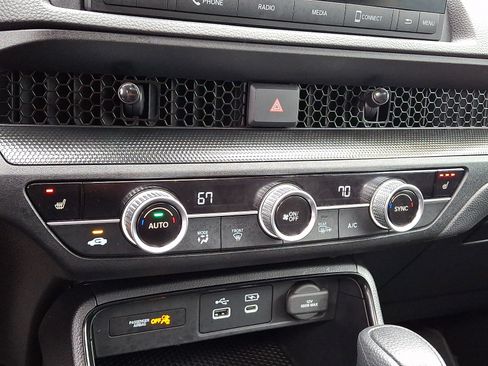 Used 2025 Honda CR-V EX image 17