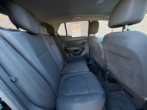 Used 2022 Chevrolet Trax LS w/ Tint and Cruise Package image 18