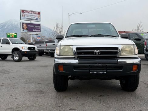 Used 2000 Toyota Tacoma 4x4 Xtracab image 8