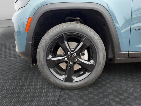 New 2026 Jeep Grand Cherokee L Limited w/ Limited Altitude Package image 14