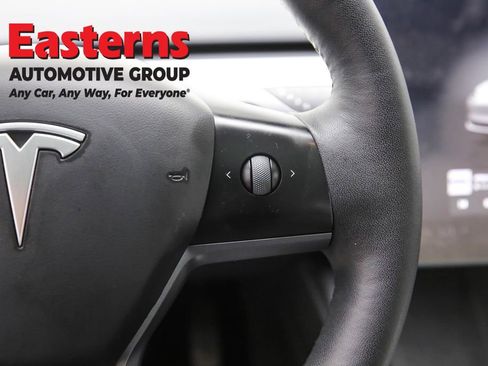 Used 2023 Tesla Model 3 Standard Range image 16