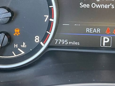 Used 2024 Nissan Murano SV w/ SV Midnight Edition Package image 16