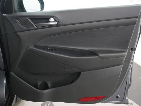 Used 2017 Hyundai Tucson SE Plus AWD/4WD image 11