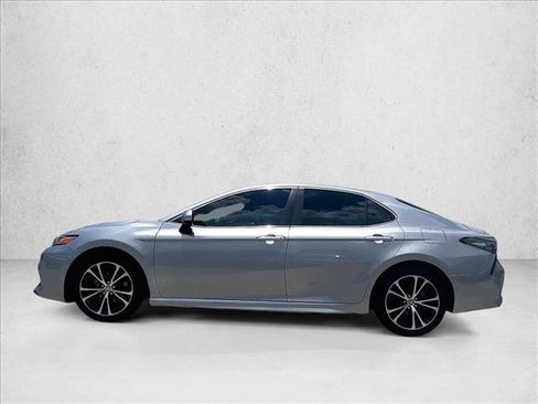 Used 2020 Toyota Camry SE FWD image 6