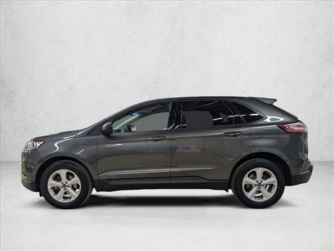 Used 2019 Ford Edge SE image 9