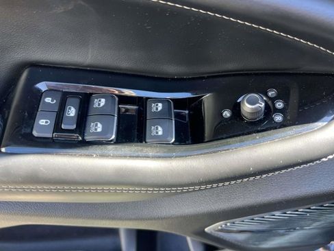 Certified 2023 Jeep Grand Cherokee Overland w/ Luxury Tech Group IV AWD/4WD image 19