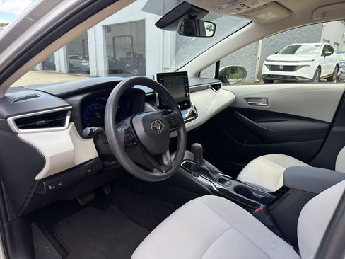 Used 2021 Toyota Corolla LE FWD image 10