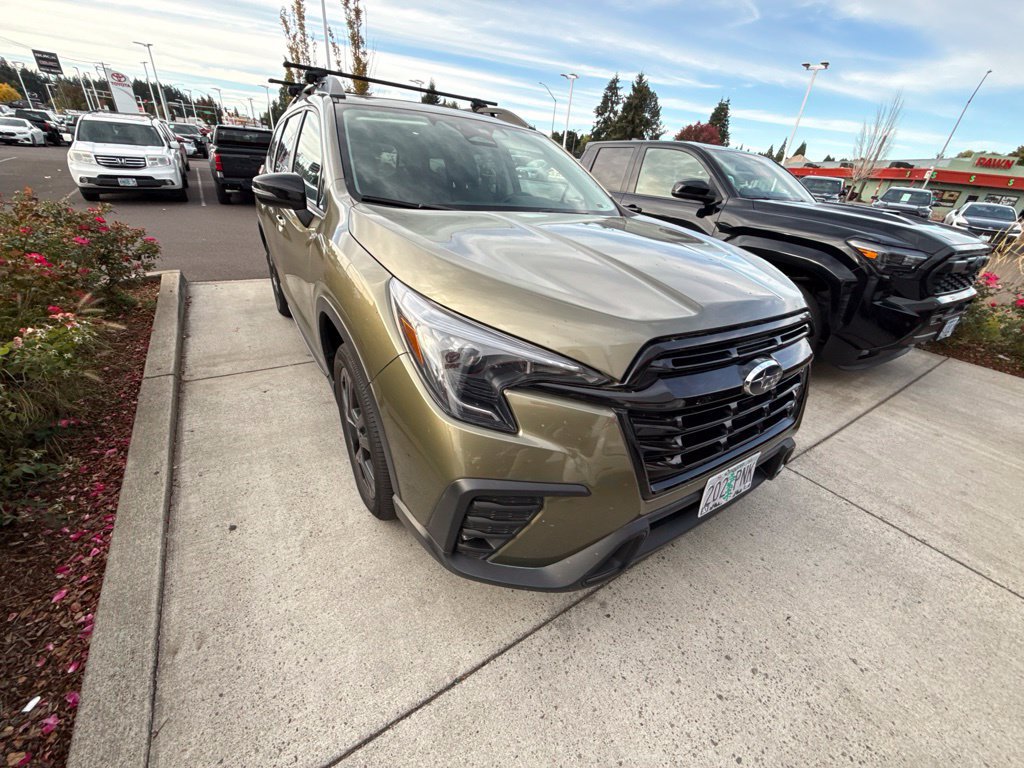 Used 2023 Subaru Ascent Onyx Edition AWD/4WD image 3
