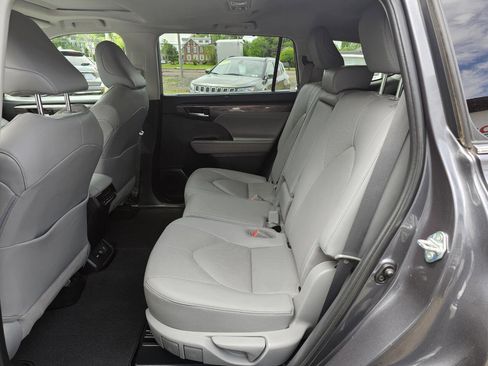 Used 2020 Toyota Highlander Limited AWD/4WD image 9