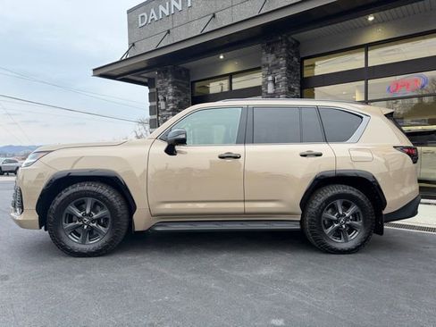 Used 2025 Lexus LX 700h Overtrail image 25