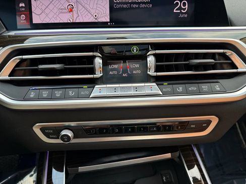 Used 2019 BMW X7 xDrive40i w/ Premium Package AWD/4WD image 29