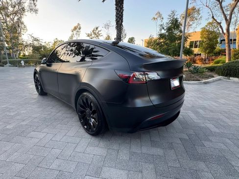 Used 2022 Tesla Model Y Performance AWD/4WD image 6