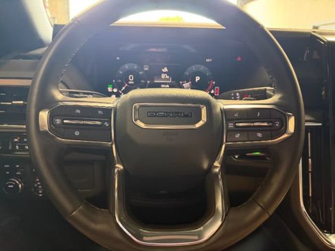 Used 2025 GMC Yukon XL Denali AWD/4WD image 24