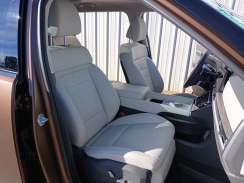 Used 2024 Hyundai Santa Fe Calligraphy image 35