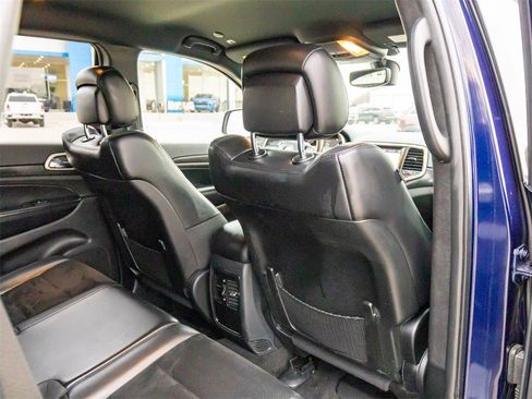 Used 2018 Jeep Grand Cherokee Laredo image 24