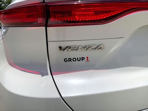 Used 2021 Toyota Venza XLE w/ Softex Package AWD/4WD image 32