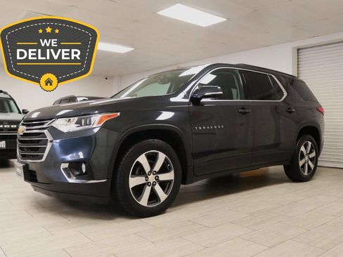 Used 2020 Chevrolet Traverse LT w/ LT Premium Package image 2