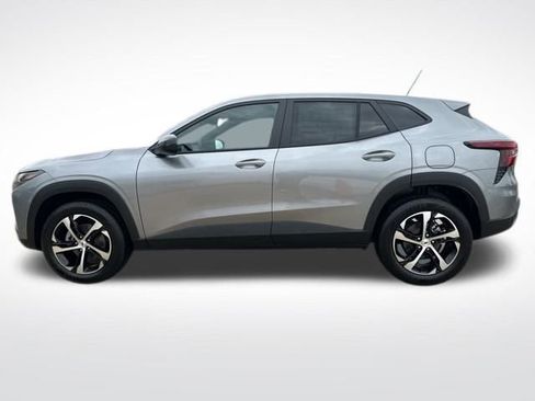 New 2026 Chevrolet Trax RS image 2